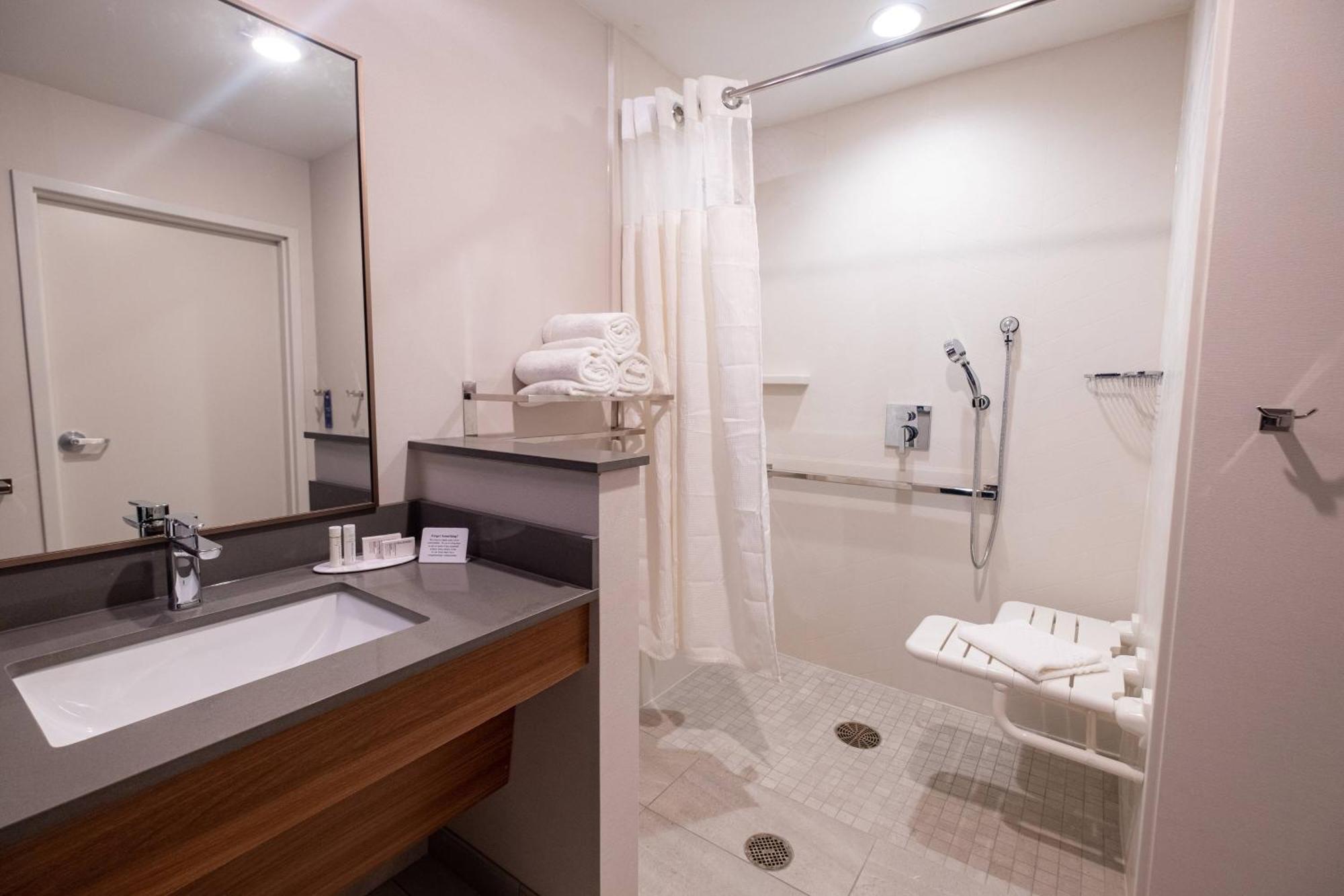 Fairfield By Marriott Inn & Suites فوند دو لاك المظهر الخارجي الصورة