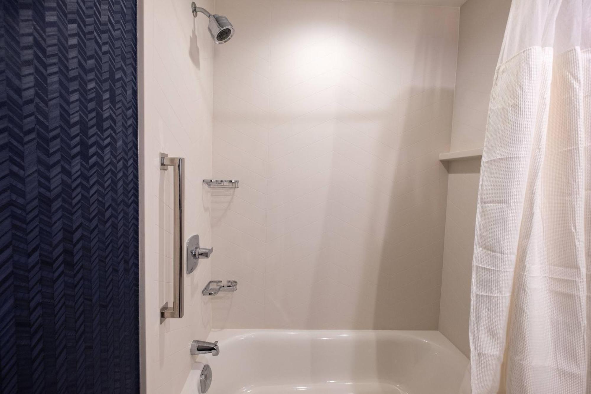 Fairfield By Marriott Inn & Suites فوند دو لاك المظهر الخارجي الصورة